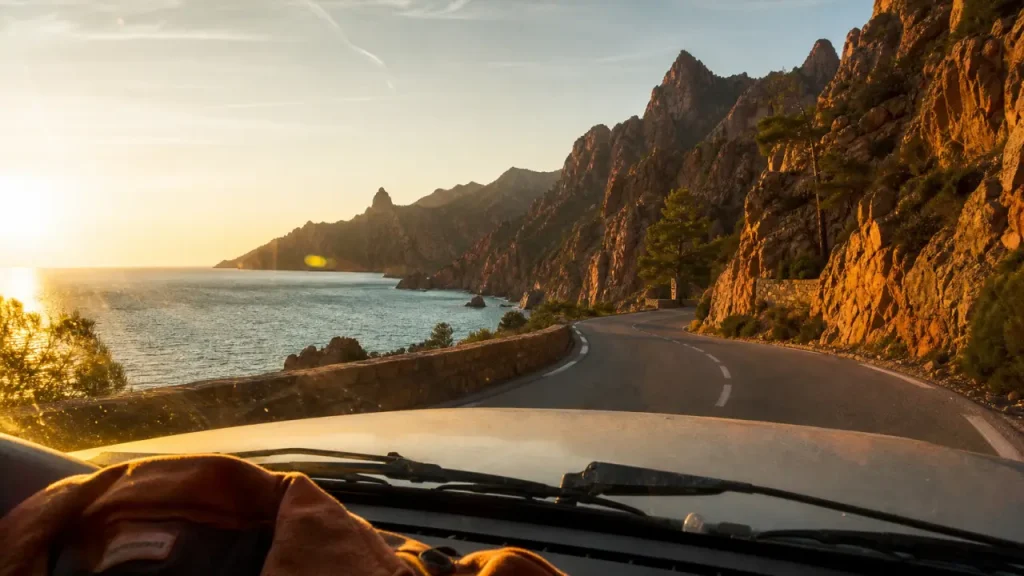 Corse du Sud itinéraire : calanques et falaises de Piana, mer turquoise