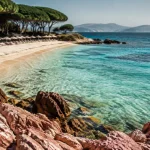 Palombaggia : rochers roses, sable clair et eau turquoise