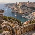 Bonifacio, citadelle corse villes a visiter, ruelles et port